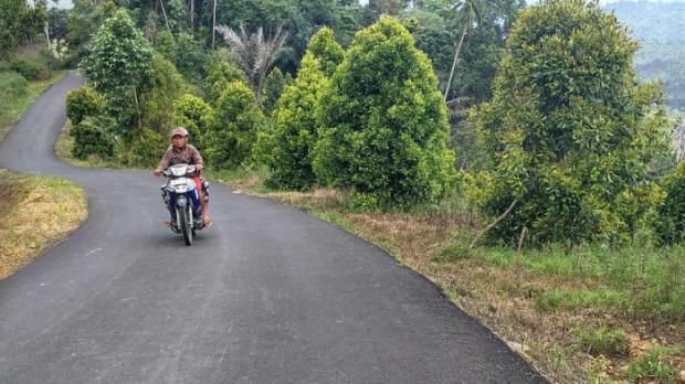 Pengaspalan Jalan Lintas Selatan