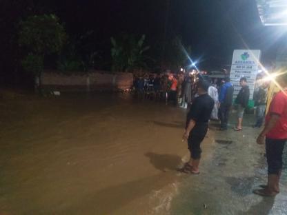 Diguyur Hujan Deras, Bayongbong Garut Banjir