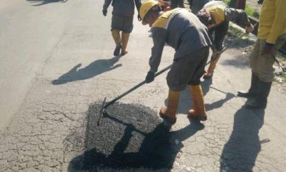 UPT PUPR Banyuresmi Perbaiki Kerusakan Jalan